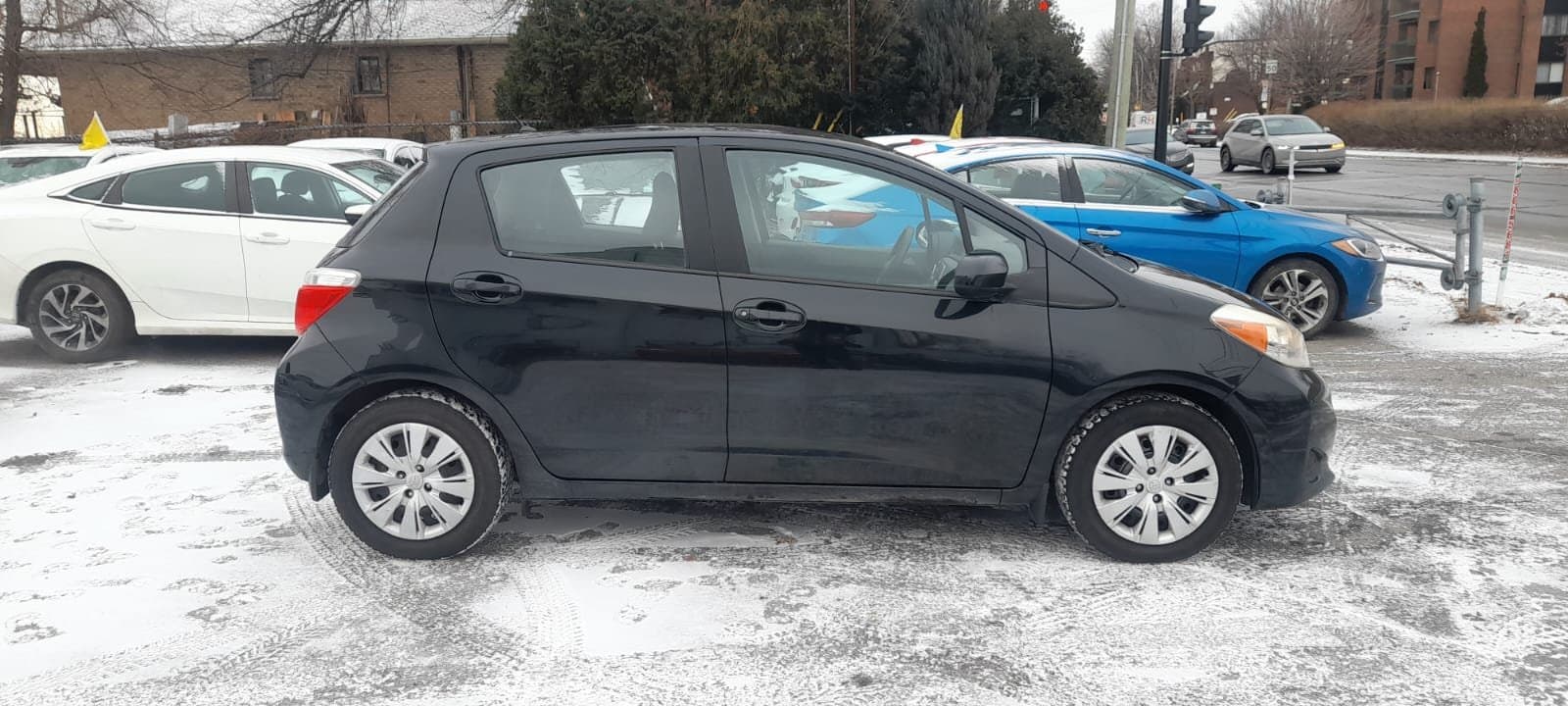 Toyota Yaris 2014 - Image 2