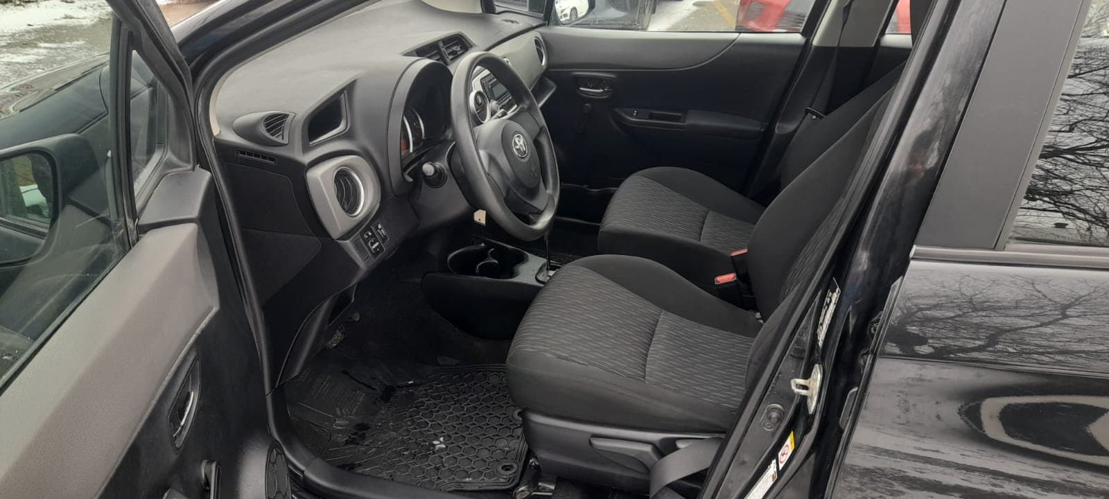 Toyota Yaris 2014 - Image 10