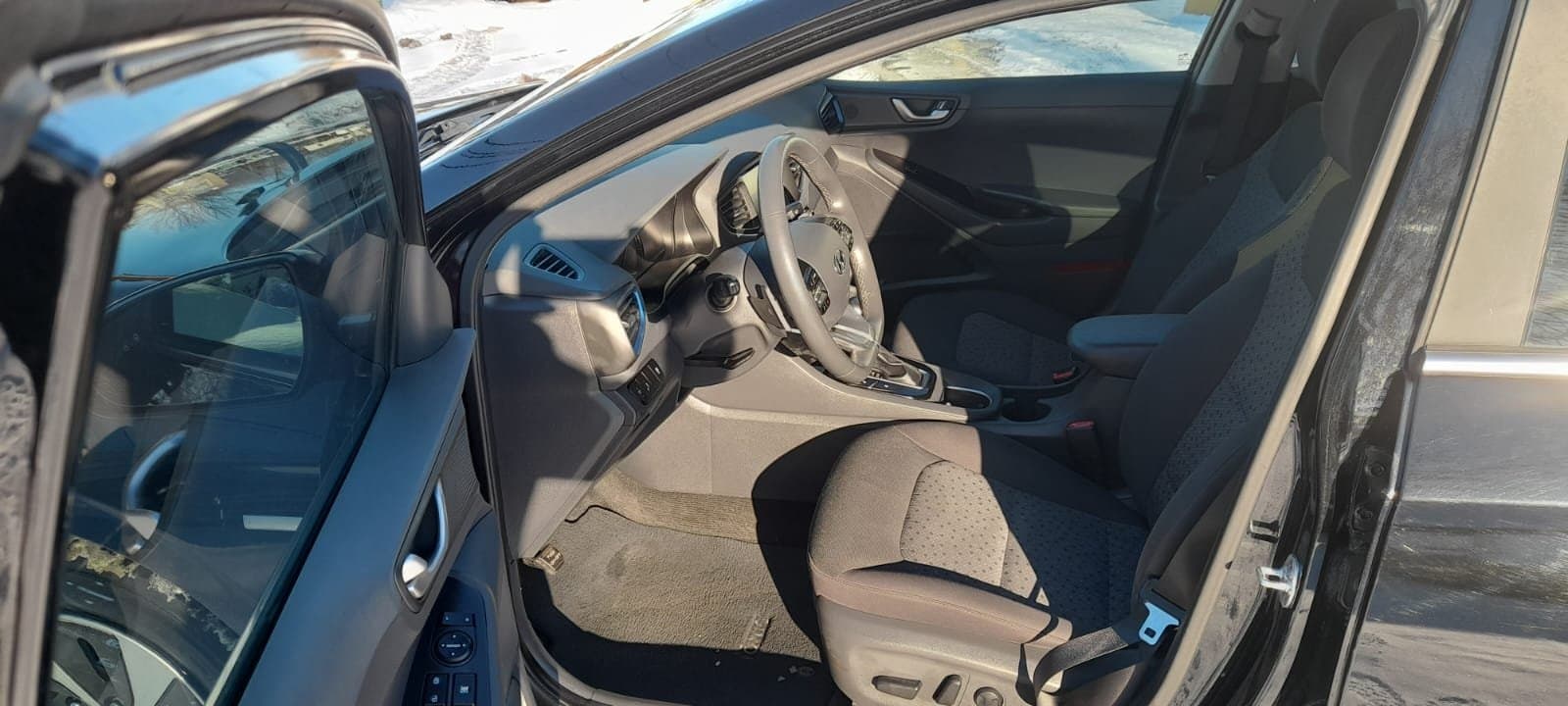 Hyundai Ioniq Hybrid 2019 - Image 12