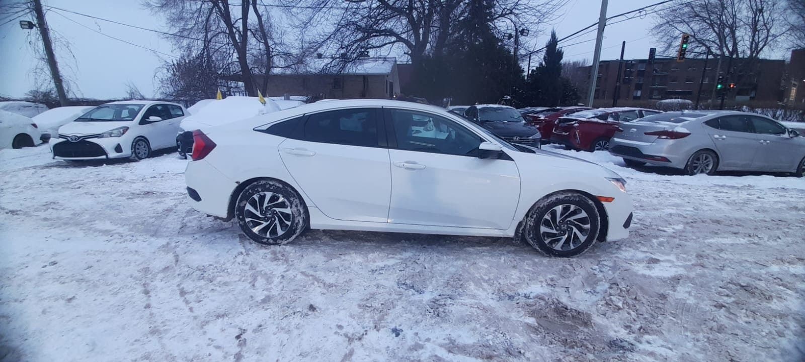 Honda Civic 2017 - Image 2